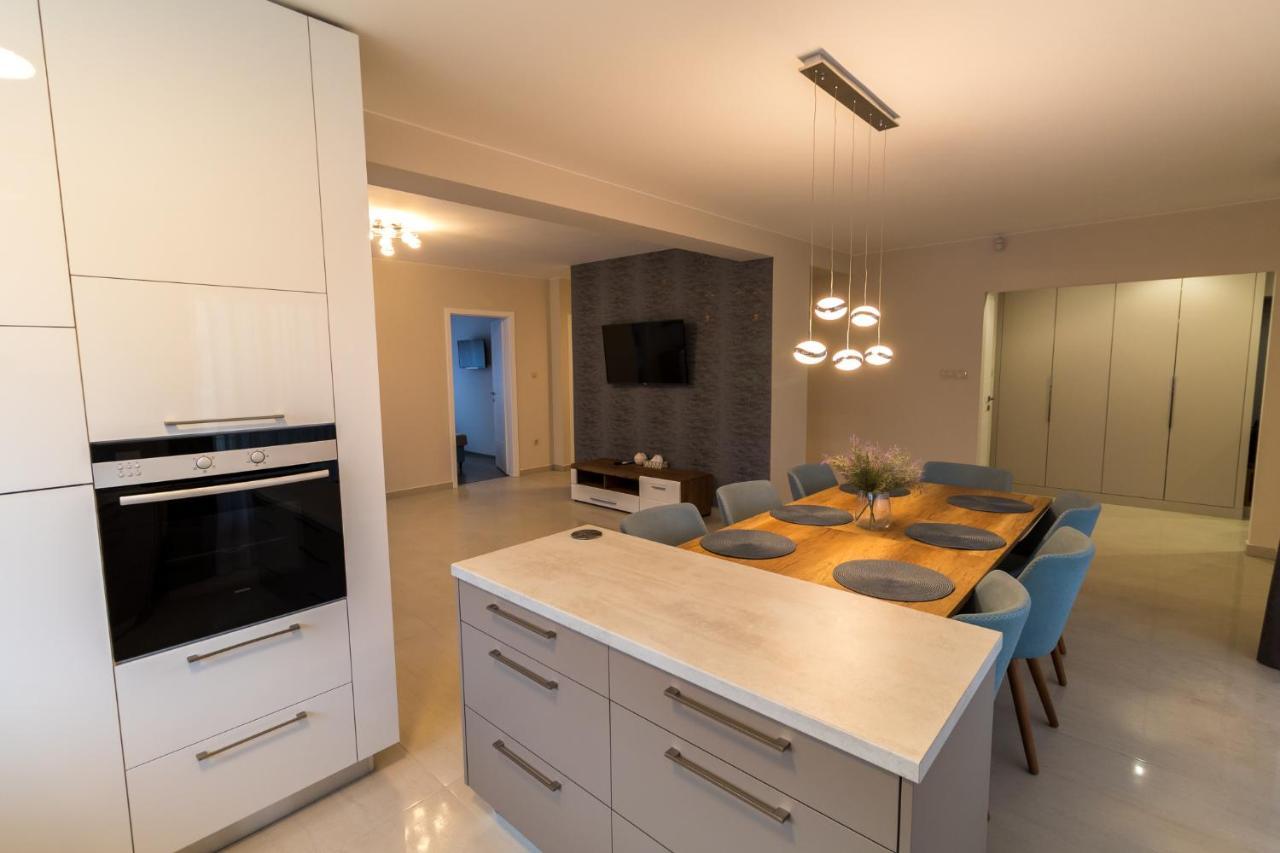 Thermal Lux Weninger Apartman Kiskunhalas Buitenkant foto