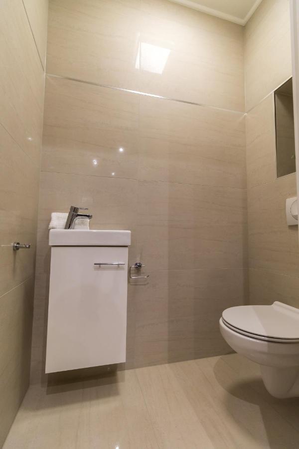Thermal Lux Weninger Apartman Kiskunhalas Buitenkant foto