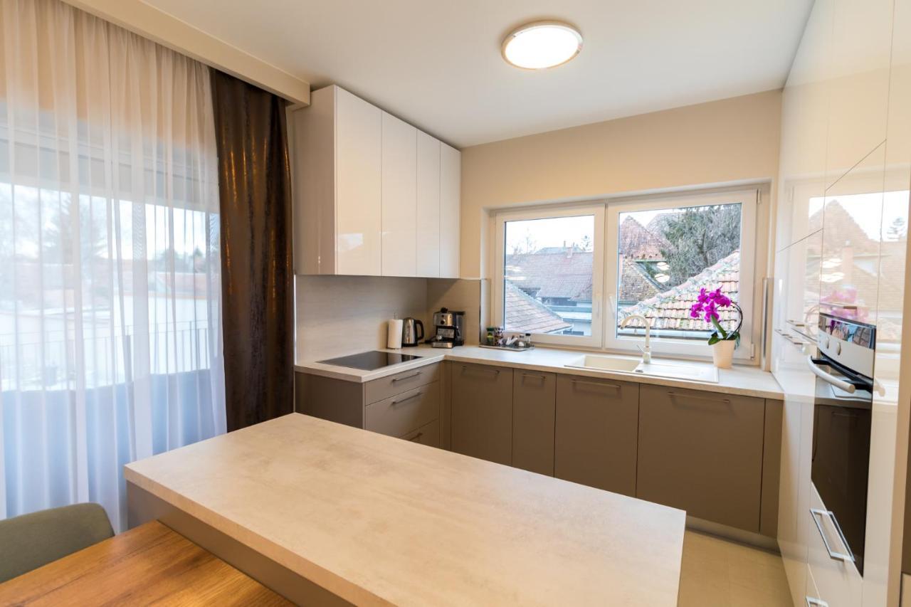 Thermal Lux Weninger Apartman Kiskunhalas Buitenkant foto